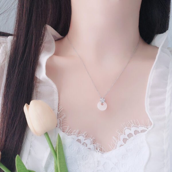 Chalcedony pendant necklace