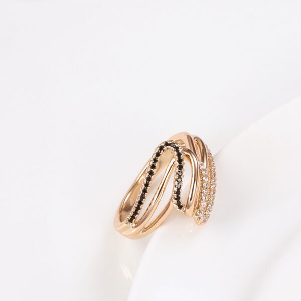 Fashion Personality Micro-inlaid Zircon Ring Women - Image 4