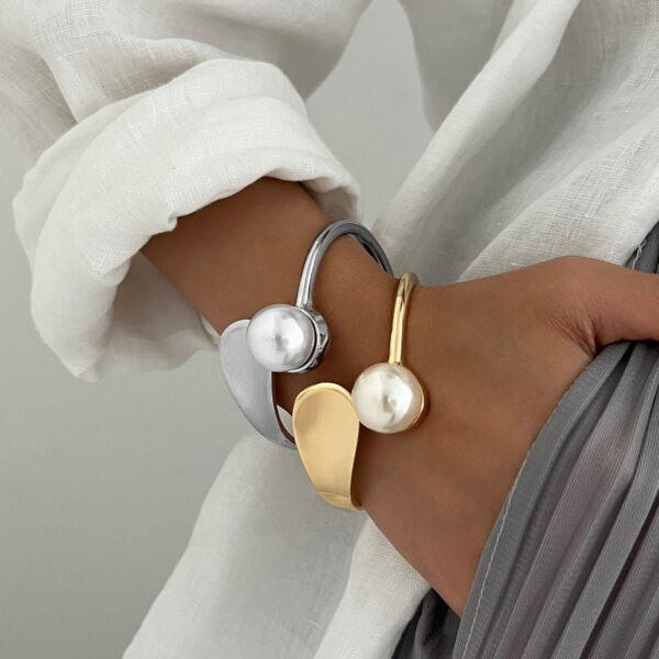 Ornament Irregular Fashion Pearl Bracelet Fashion Open Bracelet For Women - Image 4
