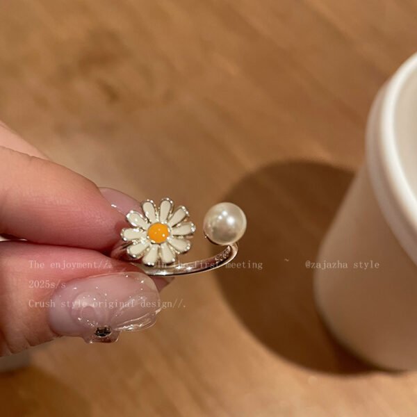 Women's Flower Pearl Daisy Adjustable Twin Ring - Image 5
