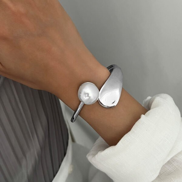 Ornament Irregular Fashion Pearl Bracelet Fashion Open Bracelet For Women - Image 2