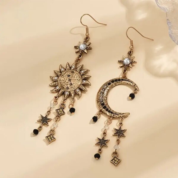 Women's Retro Sun Moon Alloy Earrings - Image 6