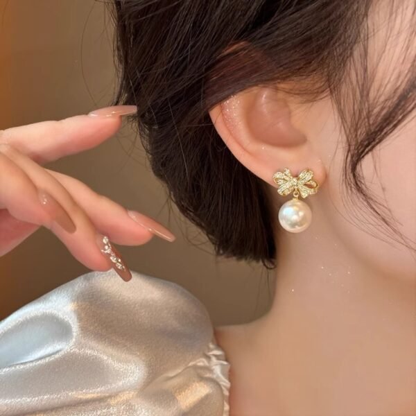 Bow Pearl Earrings