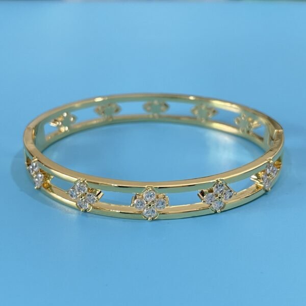 Women's Four-Leaf Clover Zircon Bracelet - Image 5