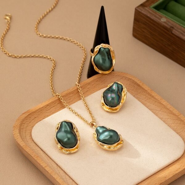 Retro Pearl Jewelry Set