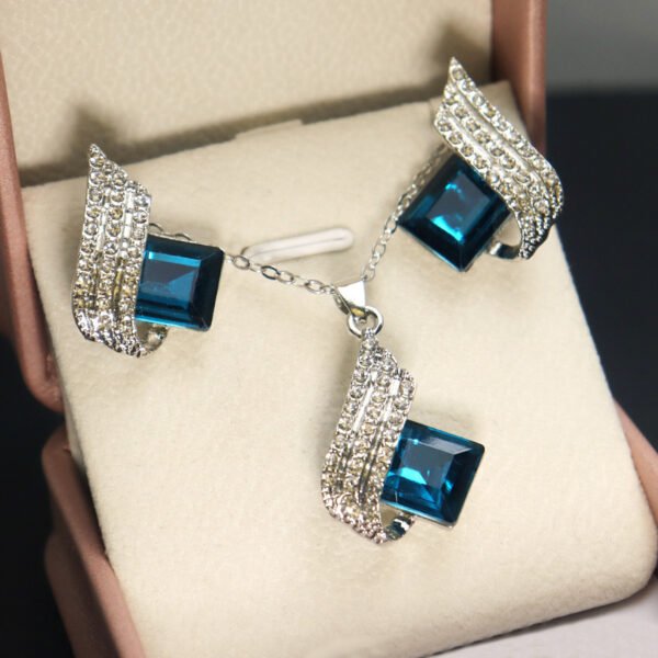 Glass Pendant Necklace