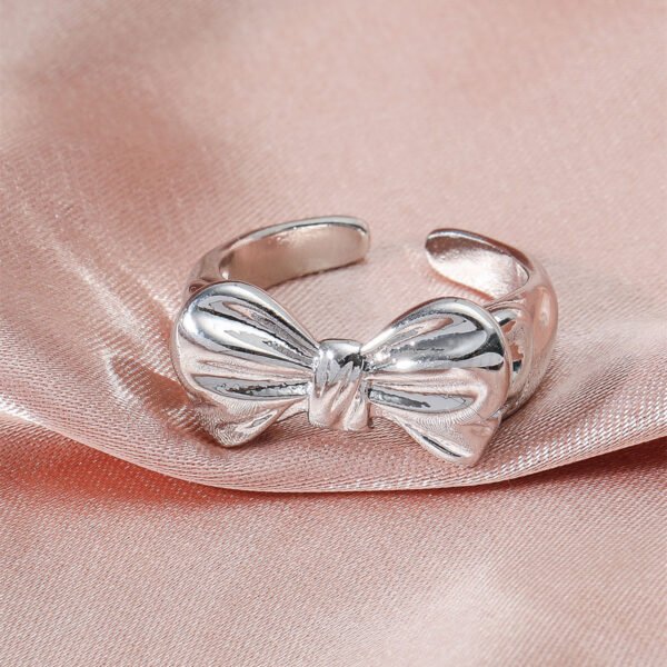 Adjustable bowknot ring