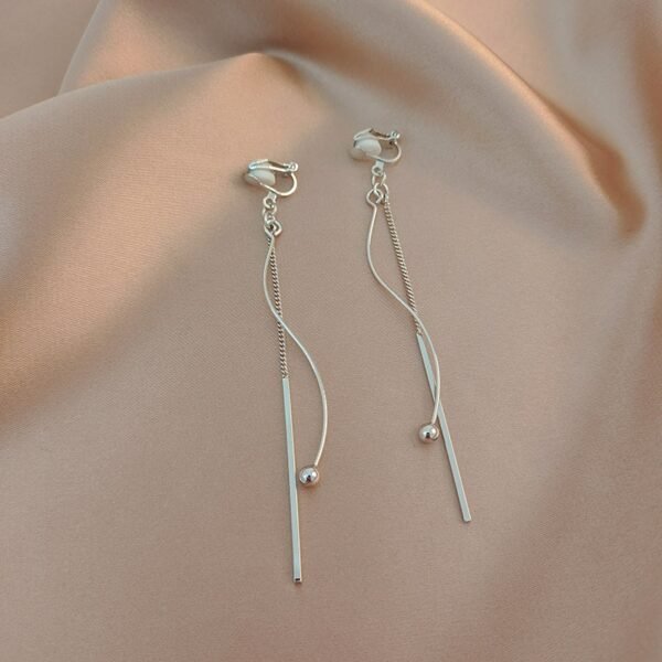 Women's High-Grade Pearl Non-Piercing Ear Clip - Image 3
