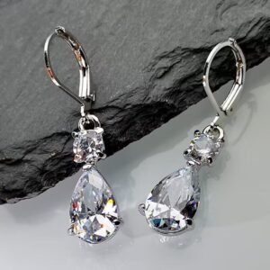 Drop-shaped diamond earrings