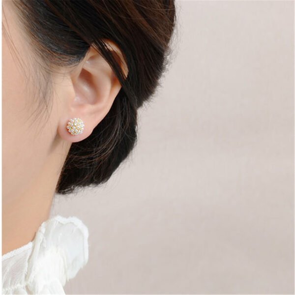 Women's Non-Piercing Pearl Rice Ball Ear Clips - Image 2