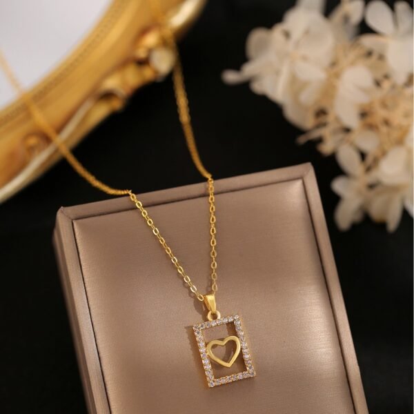 Minimal Heart Necklace