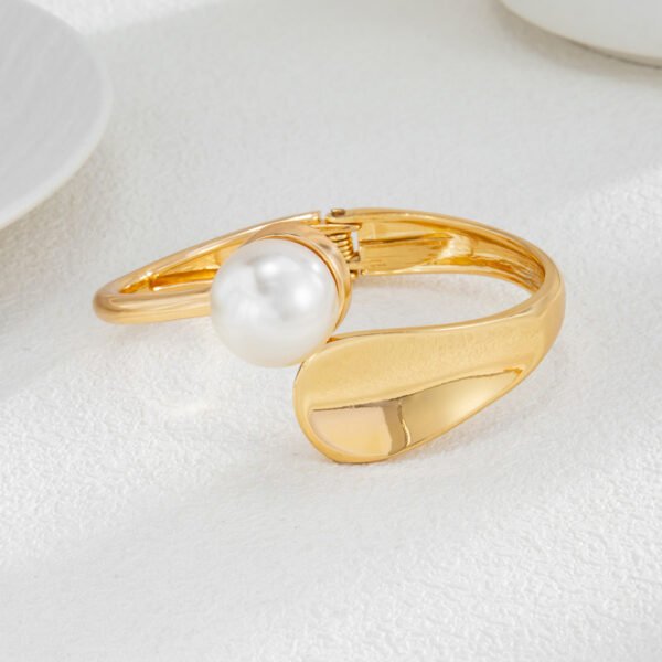 Ornament Irregular Fashion Pearl Bracelet Fashion Open Bracelet For Women - Image 5