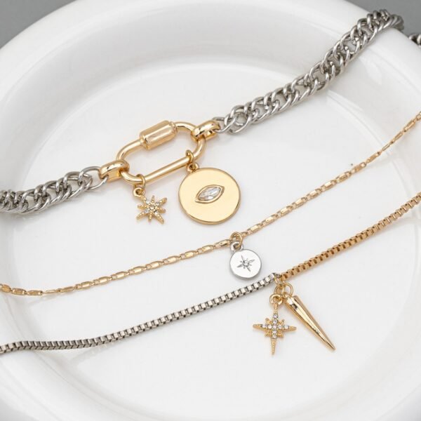 Women's Multi-Layer Eye Pendant Alloy Necklace - Image 4