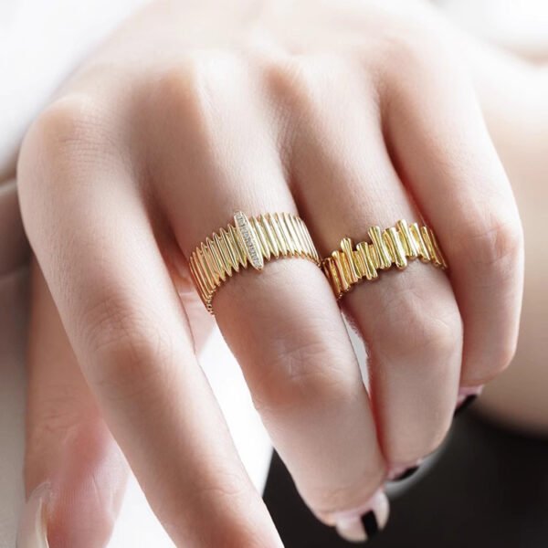 Women's Retro 18K Gold Geometric Diamond Ring - Image 2