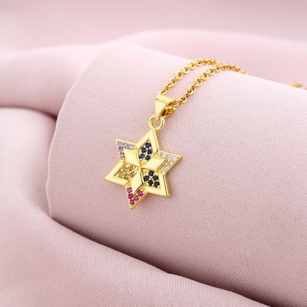 Six-pointed Emerald Zircon Pendant Necklace - Image 4