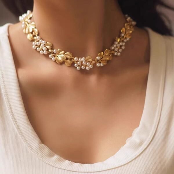 Women's Vintage Ginkgo Leaf Pearl Necklace & Earrings - Image 6