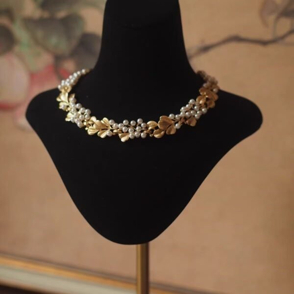 Women's Vintage Ginkgo Leaf Pearl Necklace & Earrings - Image 7
