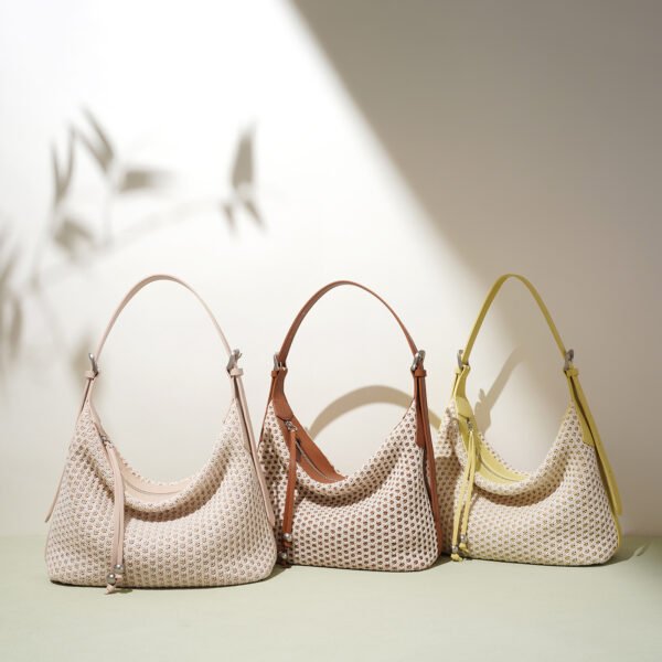 Women's Retro Straw Woven Large Capacity Shoulder Bag - Image 7