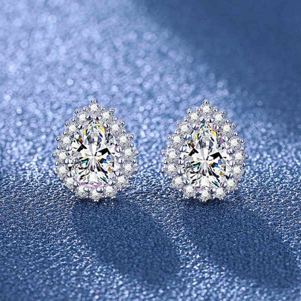 Heart-shaped Six-claw Inlaid Zircon Earrings - Image 3
