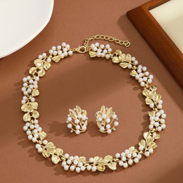 Women's Vintage Ginkgo Leaf Pearl Necklace & Earrings - Image 5