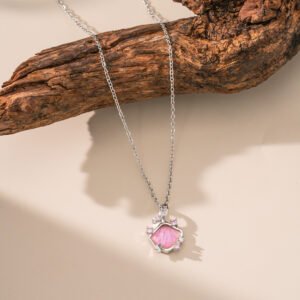 Shell Pendant Necklace