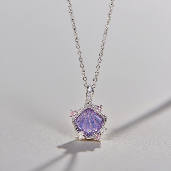 Shell Pendant Necklace