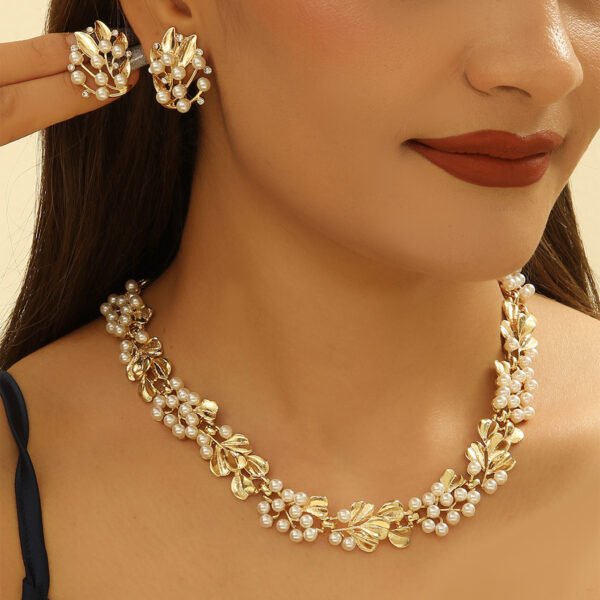 Women's Vintage Ginkgo Leaf Pearl Necklace & Earrings - Image 3