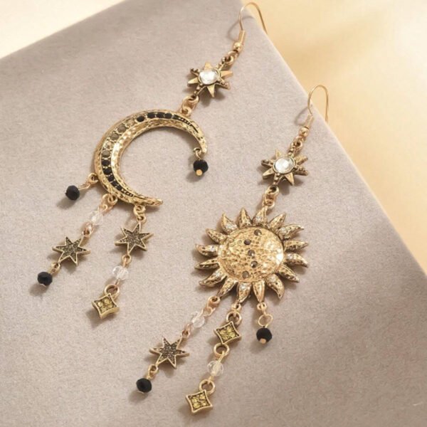 Women's Retro Sun Moon Alloy Earrings - Image 2
