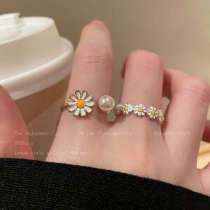 Daisy Pearl Twin Ring