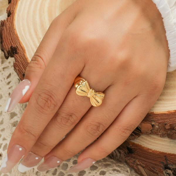 Adjustable bowknot ring