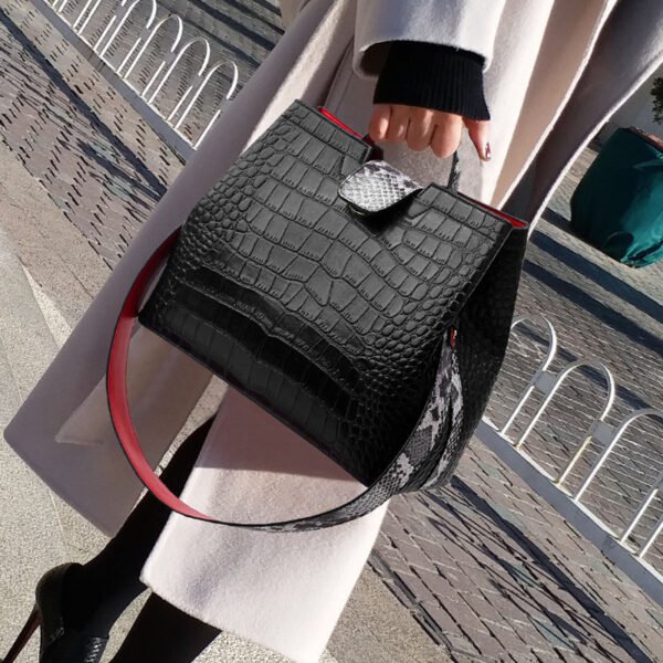 Broadband Messenger Bag
