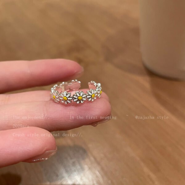 Women's Flower Pearl Daisy Adjustable Twin Ring - Image 6