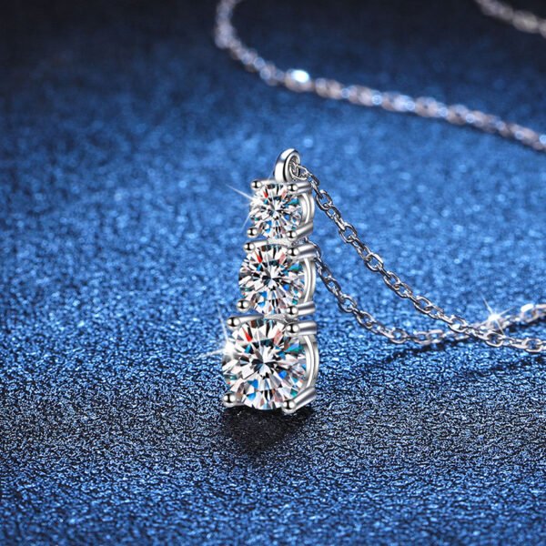 Three-stone pendant necklace