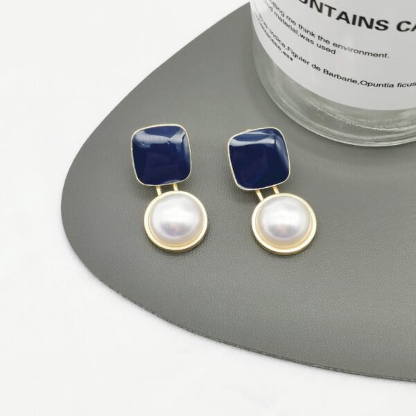 Women's Red Blue Pearl Geometric Stud Earrings - Image 6