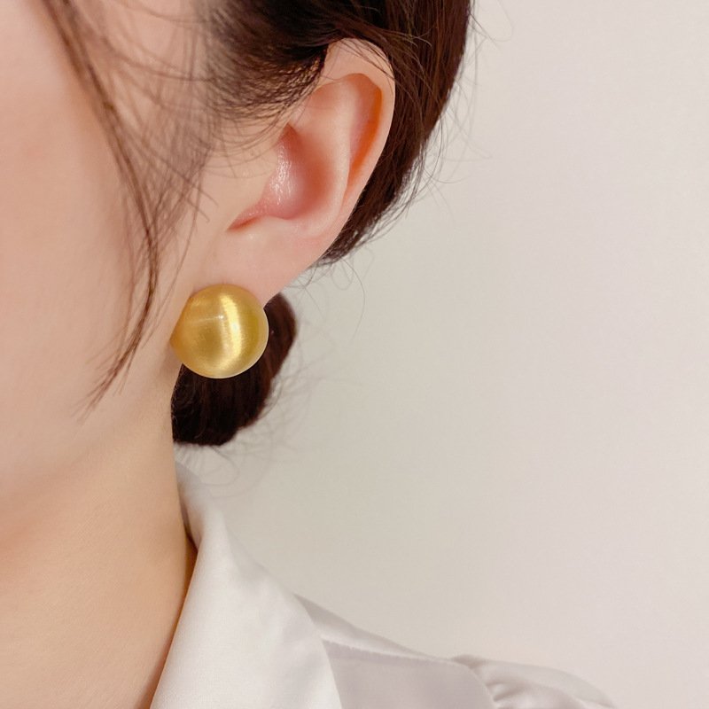 Women's Simple Round Gold-Plated Ear Studs - Image 5
